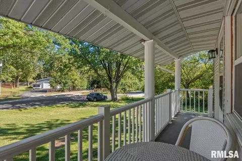 Exterior - 425 Pakey Rd, Springfield, IL 62712 photo 3 of 9