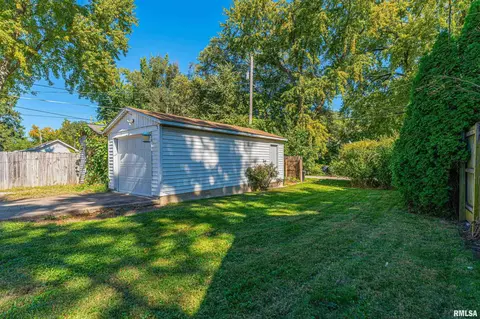 Exterior - 2340 S 11th St, Springfield, IL 62703 photo 5 of 6