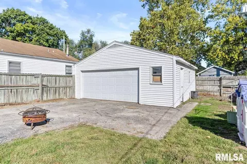 Exterior - 1705 E Keys St, Springfield, IL 62702 photo 4 of 4