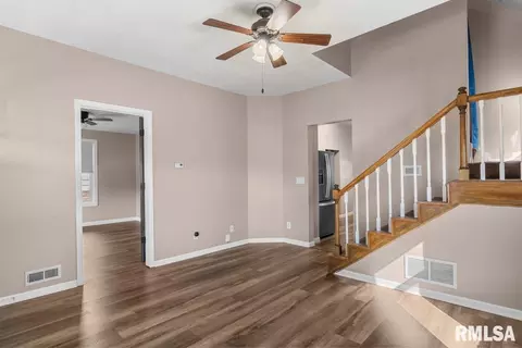 Entry Way - 1705 E Keys St, Springfield, IL 62702 photo 1 of 9