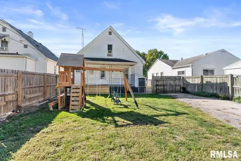 Exterior - 1705 E Keys St, Springfield, IL 62702 photo 3 of 4