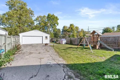 Exterior - 1705 E Keys St, Springfield, IL 62702 photo 1 of 4