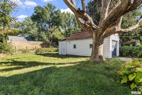 Exterior - 2130 N 6th St, Springfield, IL 62702 photo 4 of 7