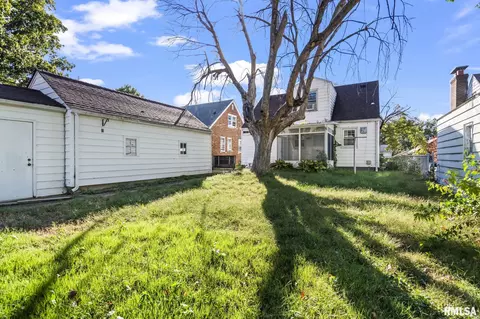Exterior - 2130 N 6th St, Springfield, IL 62702 photo 5 of 7