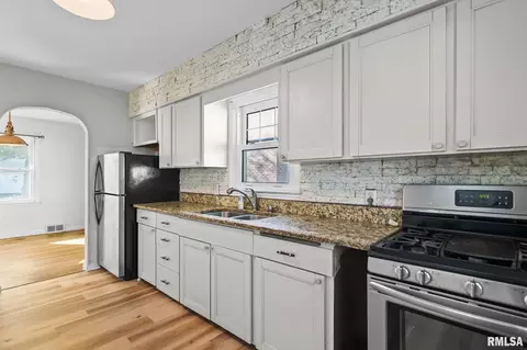 Kitchen - 2130 N 6th St, Springfield, IL 62702 photo 1 of 3