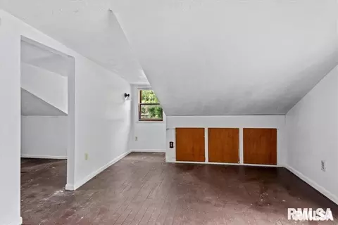 Bedroom - 2516 S 10th St, Springfield, IL 62703 photo 2 of 4