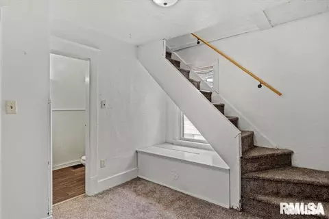 Entry Way - 2516 S 10th St, Springfield, IL 62703 photo 11 of 15