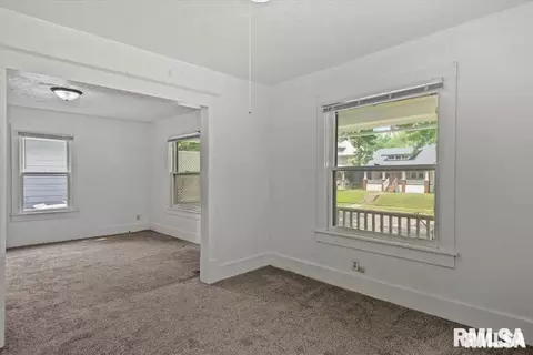 Living - 2516 S 10th St, Springfield, IL 62703 photo 2 of 2