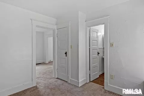 Entry Way - 2516 S 10th St, Springfield, IL 62703 photo 12 of 15