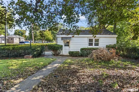 Exterior - 2456 S 11th St, Springfield, IL 62703 photo 5 of 6