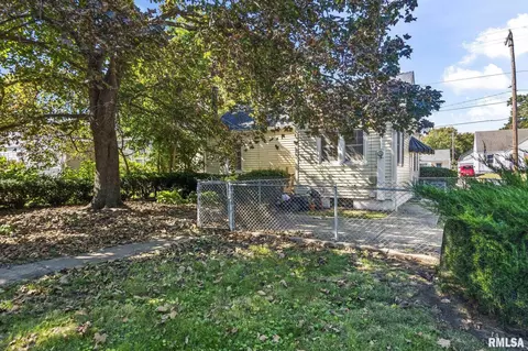 Exterior - 2456 S 11th St, Springfield, IL 62703 photo 3 of 6