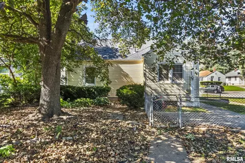 Exterior - 2456 S 11th St, Springfield, IL 62703 photo 4 of 6