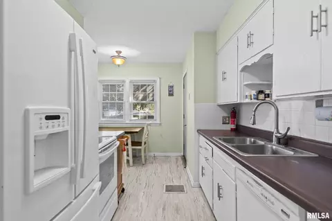 Kitchen - 2456 S 11th St, Springfield, IL 62703 photo 1 of 4
