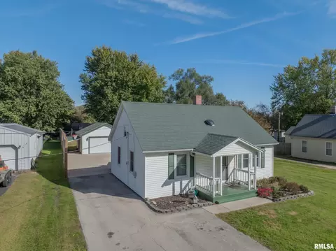 203 California Ave, East Galesburg, IL 61430