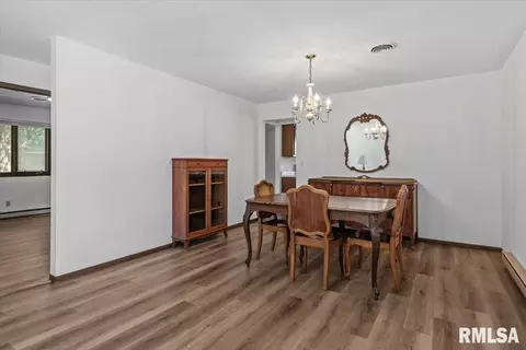 Dining - 2829 White Plains Ct, Springfield, IL 62704 photo 1 of 2