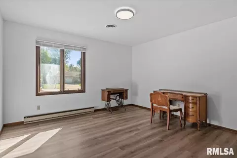Bedroom - 2829 White Plains Ct, Springfield, IL 62704 photo 6 of 7
