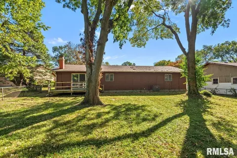 Exterior - 2829 White Plains Ct, Springfield, IL 62704 photo 2 of 4