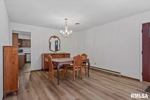 Dining - 2829 White Plains Ct, Springfield, IL 62704 photo 2 of 2