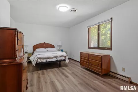 Bedroom - 2829 White Plains Ct, Springfield, IL 62704 photo 3 of 7