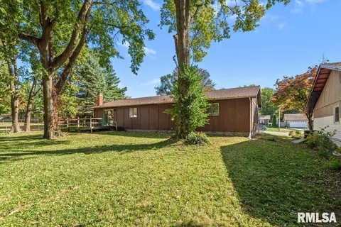 Exterior - 2829 White Plains Ct, Springfield, IL 62704 photo 3 of 4