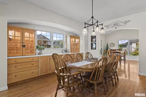 Dining - 2700 Keats Dr, Springfield, IL 62711 photo 3 of 5