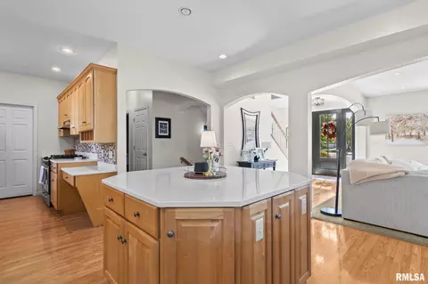 Kitchen - 2700 Keats Dr, Springfield, IL 62711 photo 5 of 7