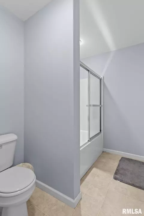 Bath - 2700 Keats Dr, Springfield, IL 62711 photo 5 of 5