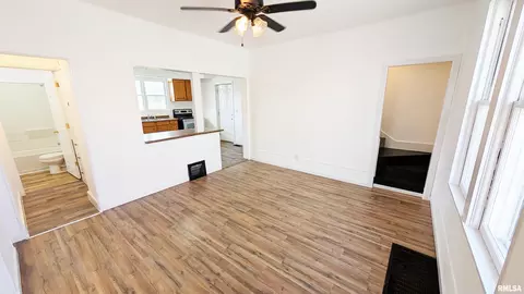 Living - 2153 E Capitol Ave, Springfield, IL 62703 photo 2 of 3
