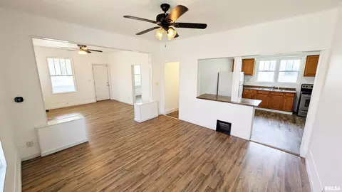 Living - 2153 E Capitol Ave, Springfield, IL 62703 photo 3 of 3