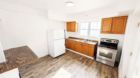 Kitchen - 2153 E Capitol Ave, Springfield, IL 62703 photo 2 of 3