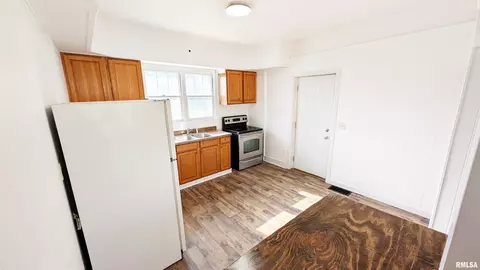 Kitchen - 2153 E Capitol Ave, Springfield, IL 62703 photo 1 of 3