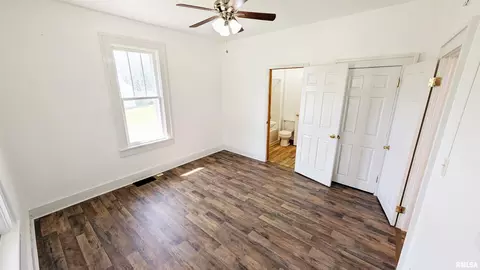 Bedroom - 2153 E Capitol Ave, Springfield, IL 62703 photo 3 of 4