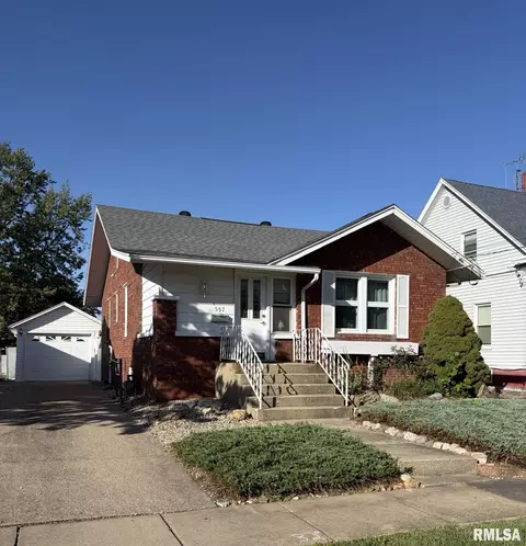 557 E 3rd St, Galesburg, IL 61401