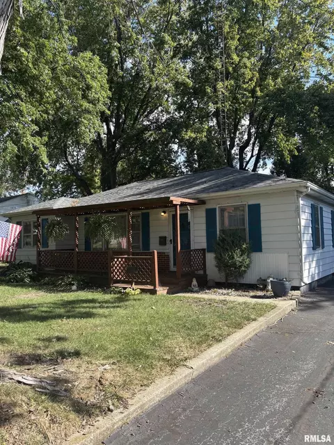 1616 Elmwood St, Jacksonville, IL 62650