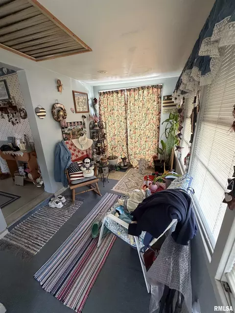 Exterior - 1191 Elm St, Canton, IL 61520 photo 1 of 3