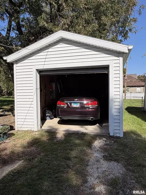 Other - 1191 Elm St, Canton, IL 61520 photo 3 of 4