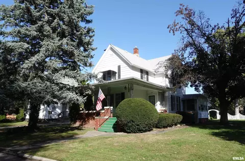 1183 N Prairie St, Galesburg, IL 61401