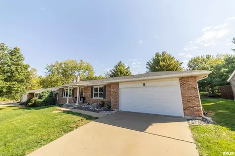 505 Garden Ct, Quincy, IL 62301