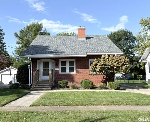 916 Florence Ave, Galesburg, IL 61401