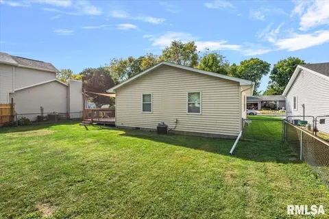 Exterior - 3416 Saint Francis Dr, Springfield, IL 62703 photo 4 of 7