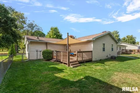 Exterior - 3416 Saint Francis Dr, Springfield, IL 62703 photo 2 of 7