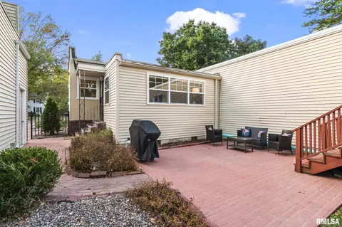 Exterior - 1828 Noble Ave, Springfield, IL 62704 photo 8 of 14