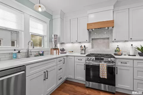 Kitchen - 1828 Noble Ave, Springfield, IL 62704 photo 3 of 5