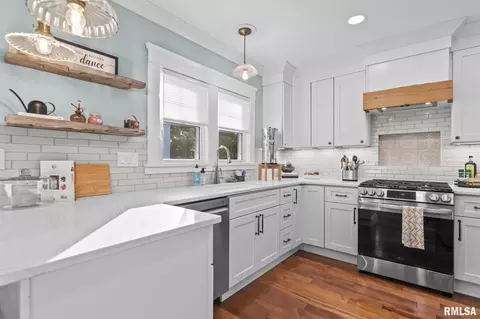 Kitchen - 1828 Noble Ave, Springfield, IL 62704 photo 2 of 5