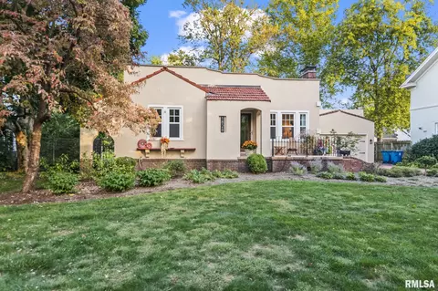 Exterior - 1828 Noble Ave, Springfield, IL 62704 photo 4 of 14