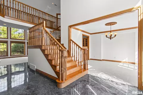 Entry Way - 4809 Bears Paw, Springfield, IL 62711 photo 2 of 6