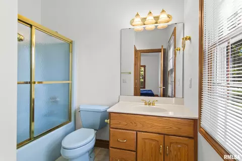 Bath - 4809 Bears Paw, Springfield, IL 62711 photo 2 of 9