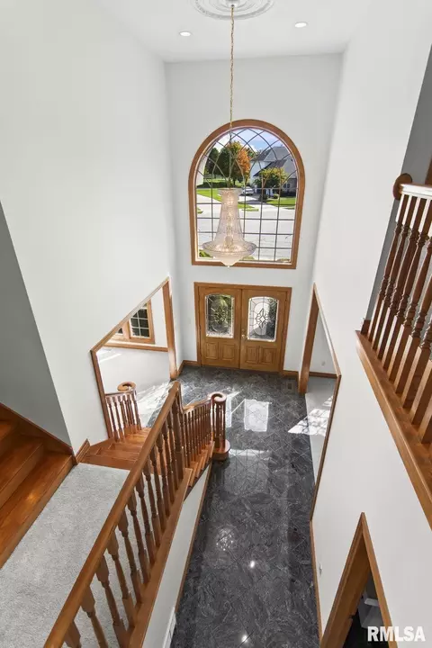 Entry Way - 4809 Bears Paw, Springfield, IL 62711 photo 3 of 6