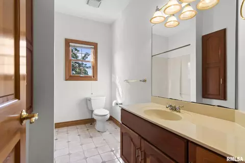 Bath - 4809 Bears Paw, Springfield, IL 62711 photo 7 of 9