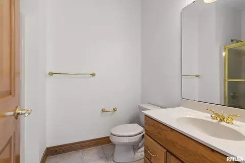 Bath - 4809 Bears Paw, Springfield, IL 62711 photo 8 of 9
